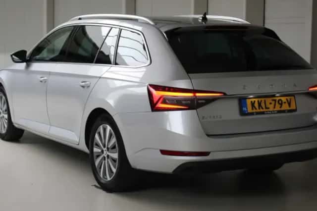 Škoda Superb (2025) thumbnail 4