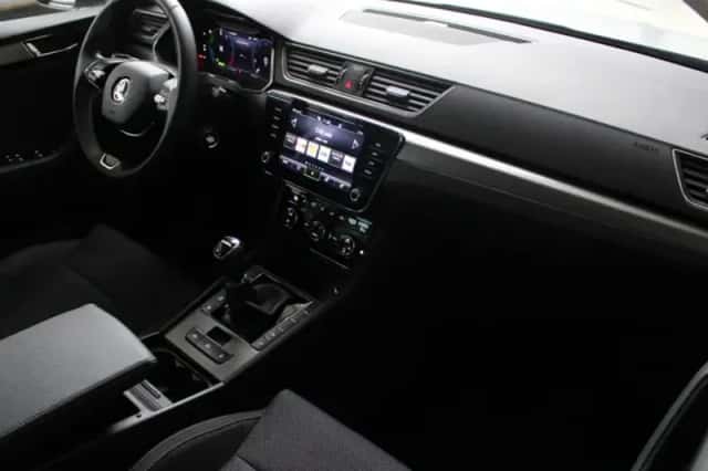 Škoda Superb (2025) thumbnail 10