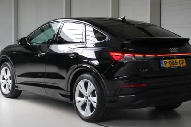 Audi Q4 (2022) thumbnail 4