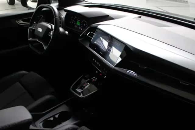 Audi Q4 (2022) thumbnail 8