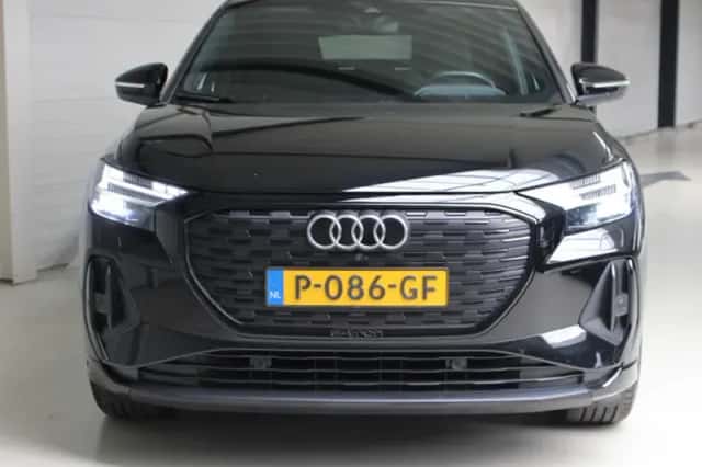 Audi Q4 (2022) thumbnail 10