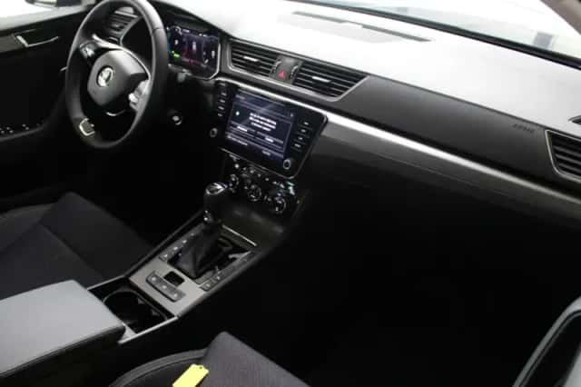Škoda Superb (2025) thumbnail 9