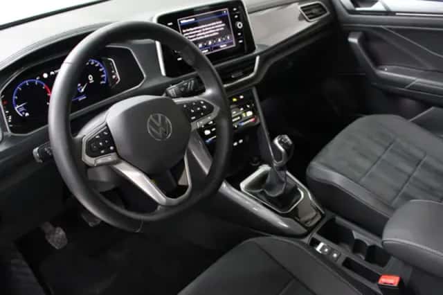 Volkswagen T-Roc (2022) thumbnail 11