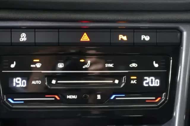Volkswagen T-Roc (2022) thumbnail 12
