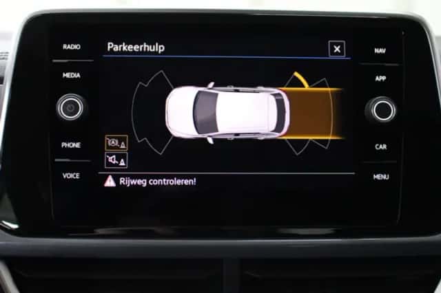 Volkswagen T-Roc (2022) thumbnail 21