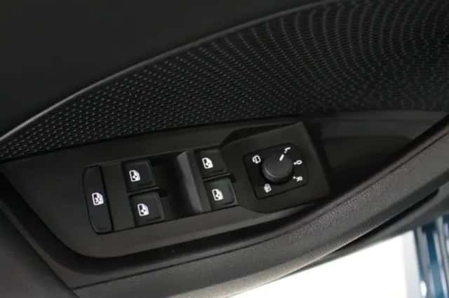 Škoda Octavia (2023) thumbnail 11