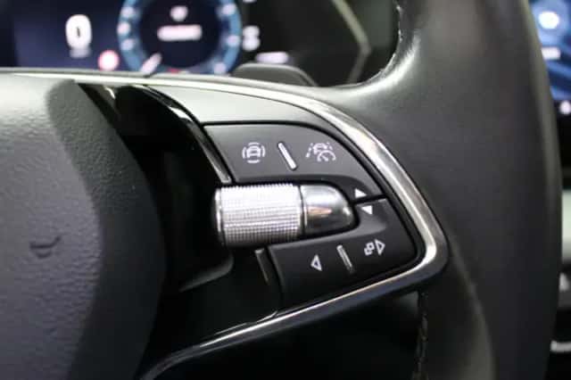 Škoda Octavia (2023) thumbnail 15
