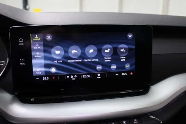 Škoda Octavia (2023) thumbnail 16