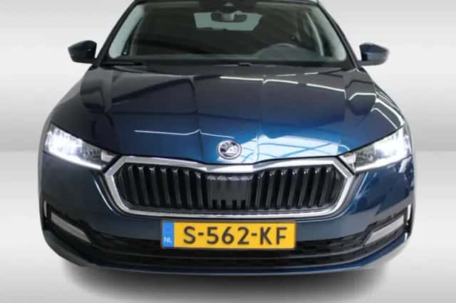Škoda Octavia (2023) thumbnail 8