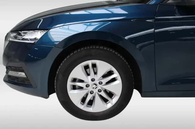Škoda Octavia (2023) thumbnail 9