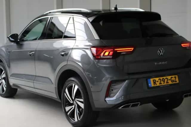 Volkswagen T-Roc (2022) thumbnail 4