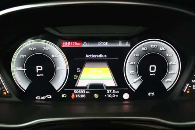 Audi Q3 (2022) thumbnail 15