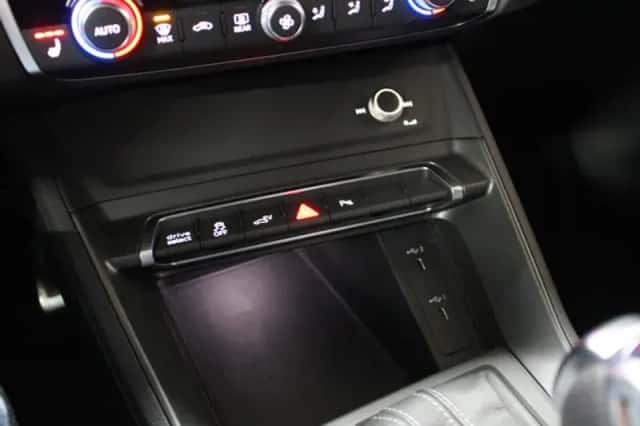 Audi Q3 (2022) thumbnail 23