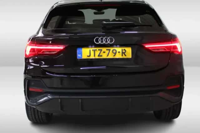 Audi Q3 (2022) thumbnail 6