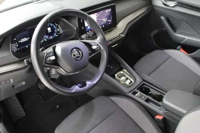 Škoda Octavia (2024) thumbnail 11