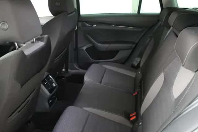 Škoda Octavia (2024) thumbnail 10