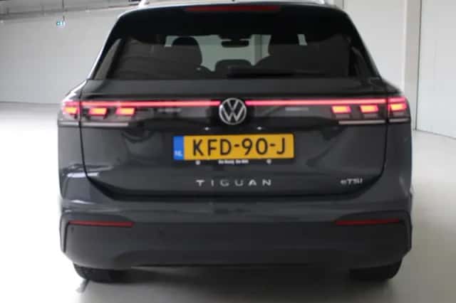 Volkswagen Tiguan (2025) thumbnail 5