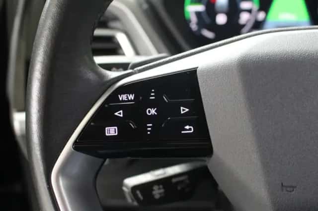 Audi Q4 e-tron (2023) thumbnail 14