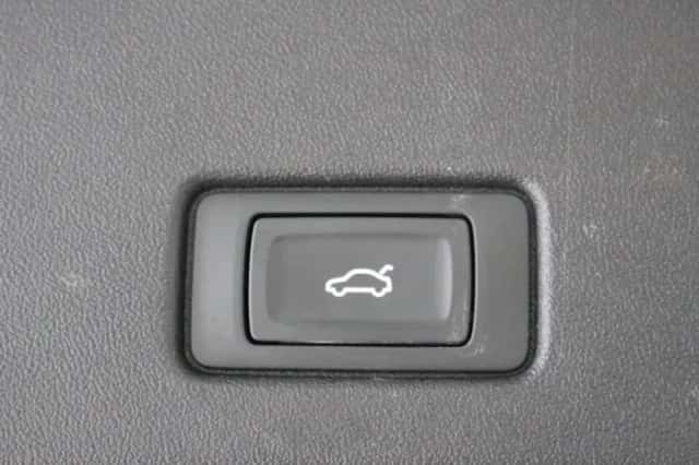 Audi Q4 e-tron (2023) thumbnail 7