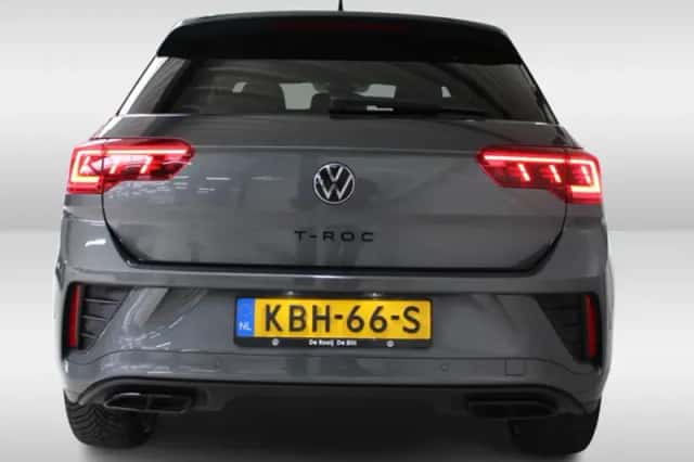 Volkswagen T-Roc (2024) thumbnail 5
