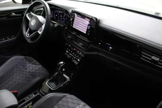Volkswagen T-Roc (2024) thumbnail 8