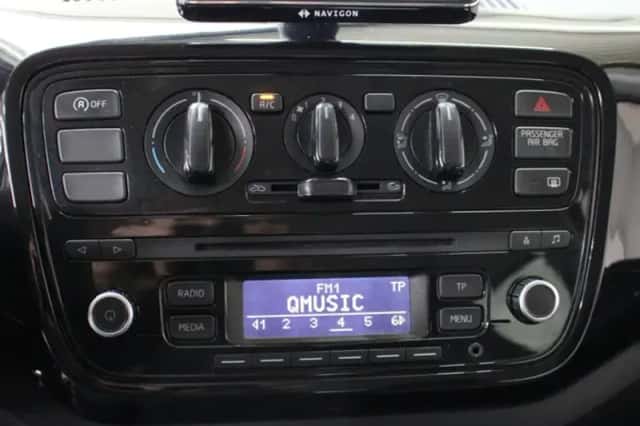 Volkswagen Up! (2013) thumbnail 12