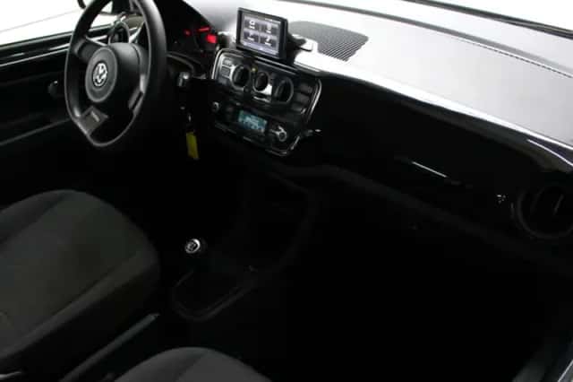 Volkswagen Up! (2013) thumbnail 7