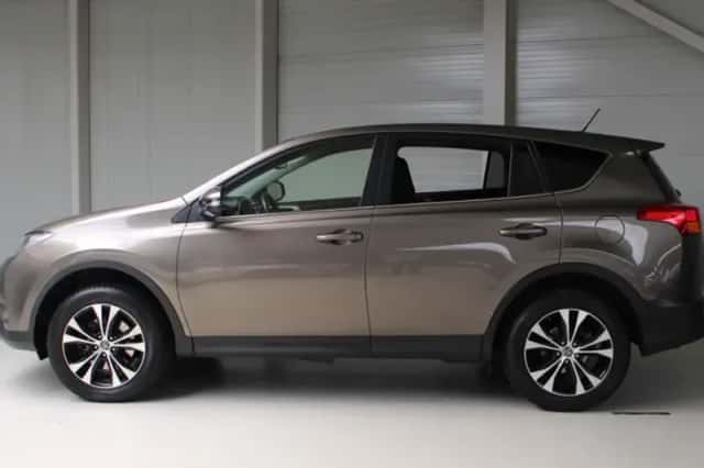 Toyota RAV4 (2014) thumbnail 3