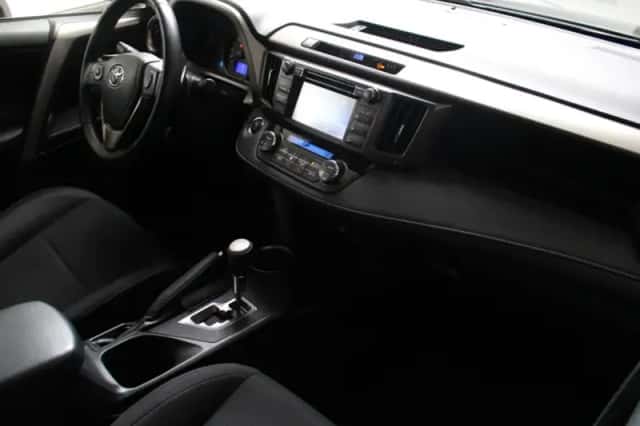 Toyota RAV4 (2014) thumbnail 5