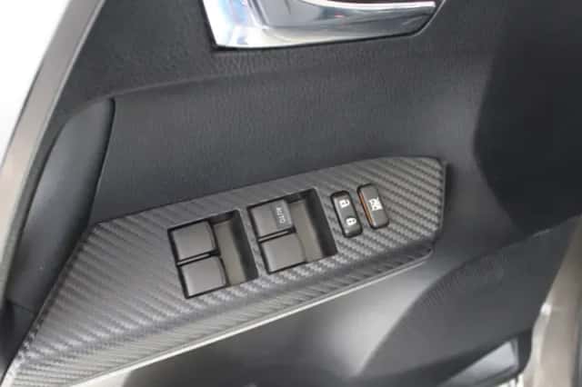 Toyota RAV4 (2014) thumbnail 8