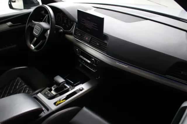 Audi Q5 (2023) thumbnail 8