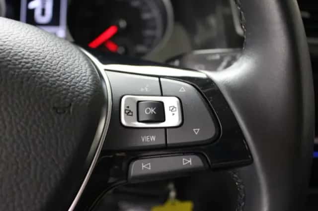 Volkswagen Golf (2020) thumbnail 18