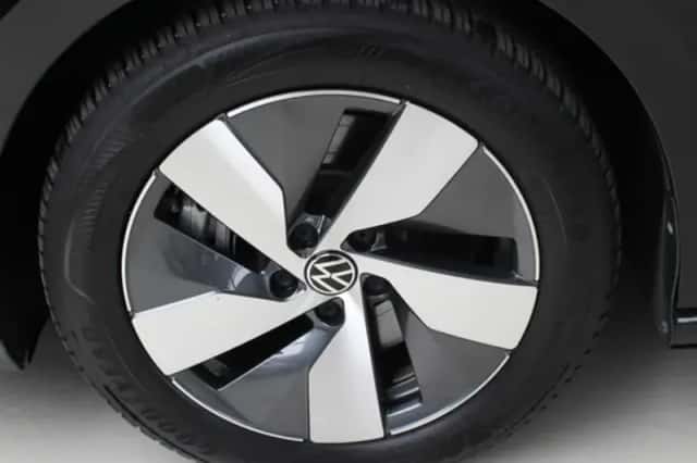 Volkswagen Passat (2025) thumbnail 3