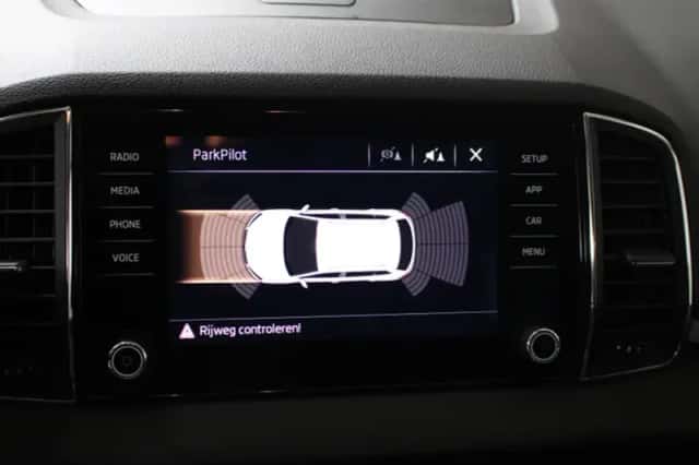 Škoda Karoq (2018) thumbnail 17