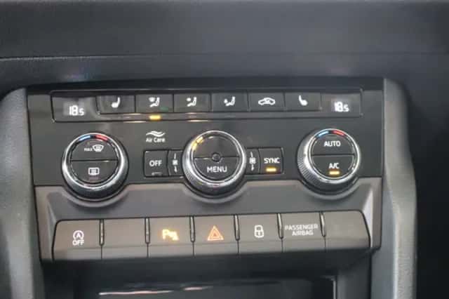 Škoda Karoq (2018) thumbnail 20