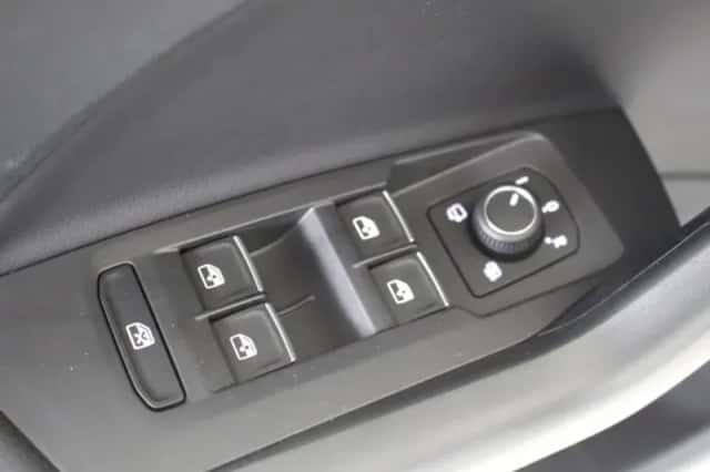 Volkswagen T-Cross (2025) thumbnail 11