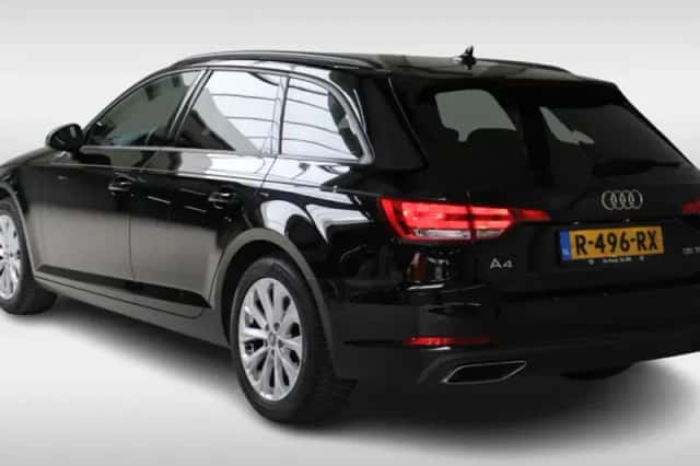 Audi A4 (2019) thumbnail 4