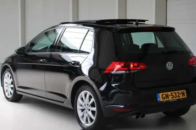 Volkswagen Golf (2015) thumbnail 4