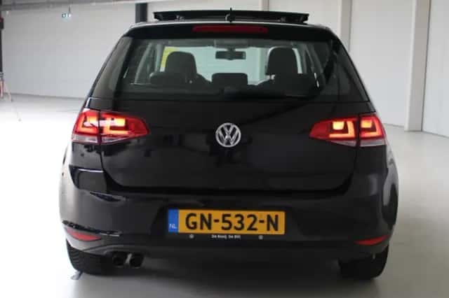 Volkswagen Golf (2015) thumbnail 5