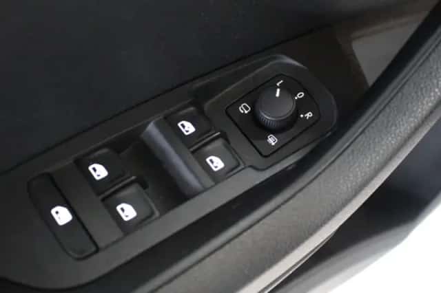 Škoda Karoq (2021) thumbnail 11