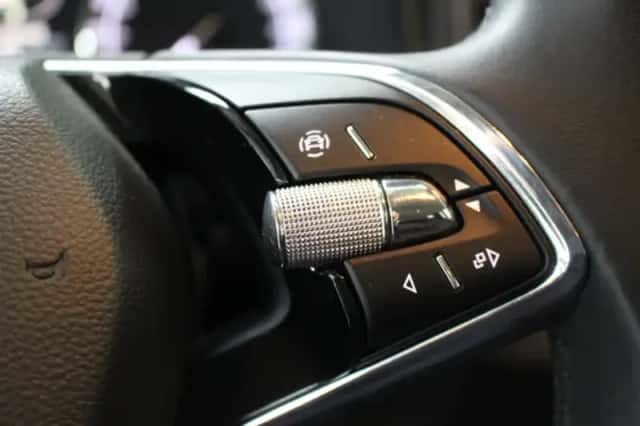 Škoda Karoq (2021) thumbnail 18