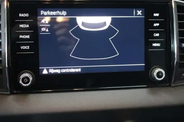 Škoda Karoq (2021) thumbnail 22