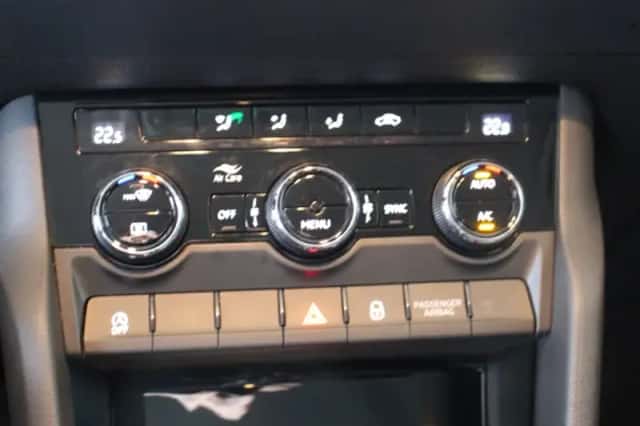 Škoda Karoq (2021) thumbnail 23