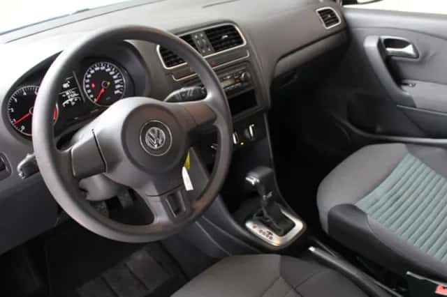 Volkswagen Polo (2010) thumbnail 11