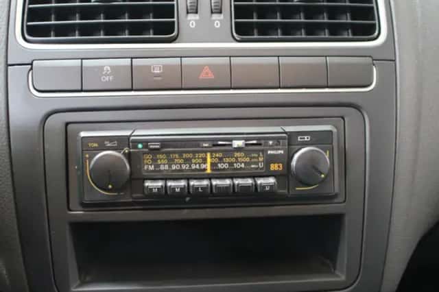 Volkswagen Polo (2010) thumbnail 13