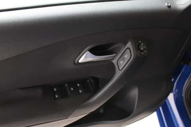 Volkswagen Polo (2010) thumbnail 10