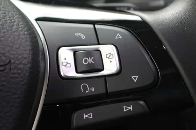 Volkswagen Tiguan (2017) thumbnail 15