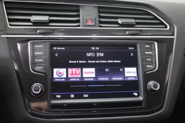 Volkswagen Tiguan (2017) thumbnail 17