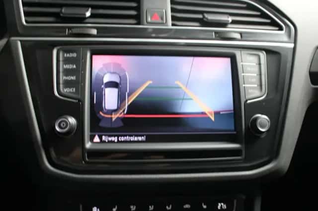 Volkswagen Tiguan (2017) thumbnail 21