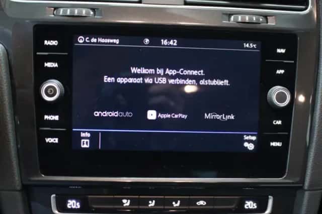 Volkswagen Golf (2020) thumbnail 17